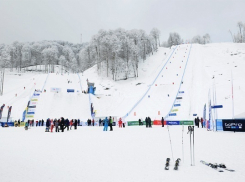 В Сочи ограничили катание на склонах из-за риска схода лавин