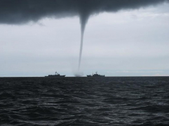 Штормовое предупреждение объявили в Краснодарском крае