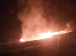 В Сети распространили видео полыхающей воинской части в Краснодарском крае