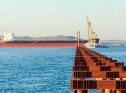 В Таганроге задержали турецкий сухогруз, протаранивший опору моста