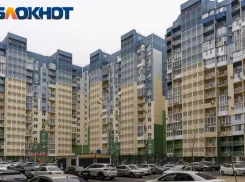 Долгие ожидания выплат, отмены сделок и потеря денег: как владельцы жилья и переселенцы «попали» с херсонскими сертификатами