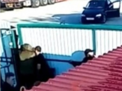 Стрелявшему в людей во время рейдерского захвата завода «Кубанские деликатесы» охраннику дали 1 год