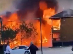 Момент взрыва на турбазе попал на видео