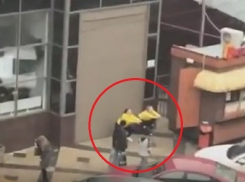 «Полный присед» должен быть: краснодарец с акцентом показал на видео, как делать разминку