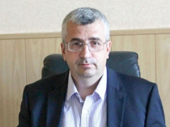 Главврача больницы в Темрюке уволили за несвоевременную оплату товаров