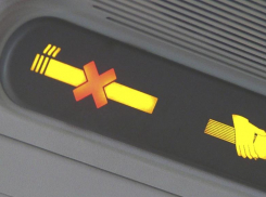 В Сочи с вылетающего самолета выгнали курящую девушку