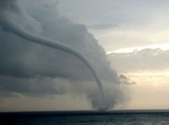 На Адлер и Сочи обрушились ливни и смерчи