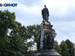 Главное в Краснодаре: дорожники нападают, аномальный град нанёс ущерб, пробки растут, а медузы захватили пляж