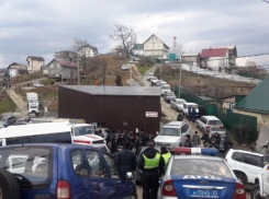  Мать рожает, отчим — нелегал: Стали известны подробности исчезновения девочки в Сочи 