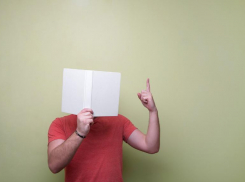 Запрещенная литература: в Краснодаре сняли с рейса нетрезвого пассажира за громкое чтение 