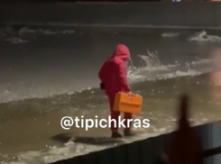 В Краснодарском крае фельдшер прошёл полкилометра вброд к больному ребёнку