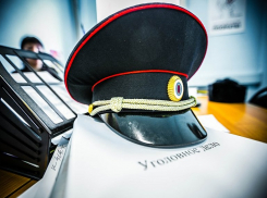 Двоих полицейских из Геленджика объявили в розыск за вымогательство