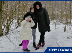 «Выкидывают на улицу»: мать с двумя детьми выселяют из муниципальной квартиры на Кубани