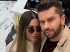 «Живу с ним за деньги»: поклонники захейтили отношения Дубцовой и богатого уроженца Кубани 