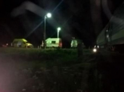 В Кореновске на ж/д переезде столкнулись поезд и легковой автомобиль