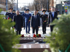 Губернатор поздравил жителей Кубани с Днем защитника Отечества 