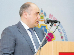 Депутатов Тимашевского района все устраивает: они оставили Житлова в должности главы