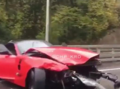По дороге на Красную Поляну разбился дорогой автомобиль
