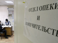 Попавшаяся на истязании близняшек-инвалидок в Сочи мачеха предстала перед судом