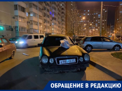 Жители ЖК «Возрождение» в Краснодаре изнемогают от запаха мусорки из-за горе-владельца «Мерседеса»
