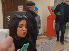 «Мы здесь власть»: антипрививочники захватили торговый центр в Нижнекамске