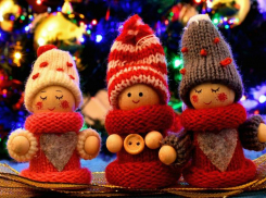 В Краснодаре открылись ярмарки с новогодними игрушками 