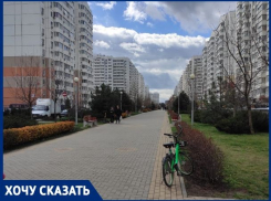  В Краснодаре больше двух лет не горят фонари на пешеходной аллее микрорайона Московский