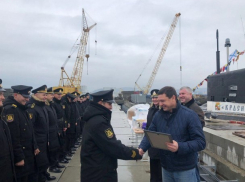  Подлодку «Краснодар» с днем рождения поздравил Евгений Первышов 