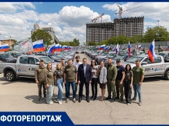 50 пикапов для передовой: ССК и Народный фронт передали военным технику высокой проходимости