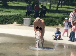  Пенсионерку, которая купалась голиком в фонтане Новороссийска, задержали 