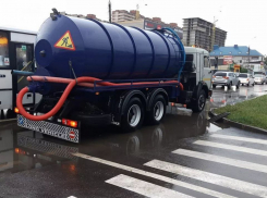 В Краснодаре затопило шесть участков улиц