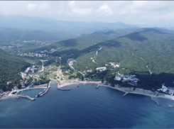 Дикие пляжи, водопады и морская романтика: как туристам отдохнуть в Джубге Краснодарского края 