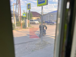 В Краснодаре грабитель на мопеде совершил вооруженный налет на банк