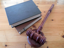 «Давно пора»: главный врач Темрюкской районной больницы отстранен от должности