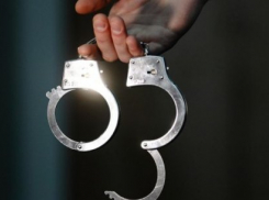  Мужчина до смерти избил свою жену на улице в Анапе 