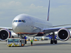 В Краснодаре самолет выкатился за пределы взлетной полосы