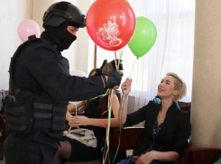  ОМОН нагрянул к девушкам из краснодарского волейбольного клуба «Динамо» 