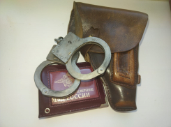 Возле банка в Краснодаре грабитель с ножом отобрал у женщины 2,7 млн