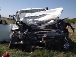 Пожилая семейная пара из Краснодара погибла в ДТП в Ставропольском крае 