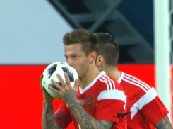  Нападающий «Краснодара» Смолов забил французам гол престижа 