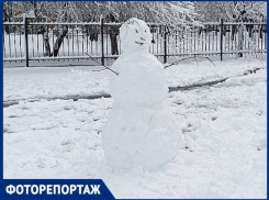 Краснодарцы массово лепят снеговиков