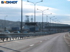 Массовое бегство: в Краснодарском крае образовалась 5,5-километровая пробка перед Крымским мостом
