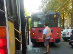  Маршрутка столкнулась с троллейбусом в Краснодаре 