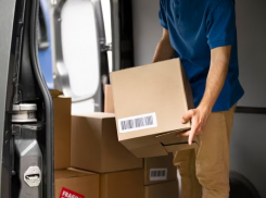 «Посылка была выдана однофамильцу»: краснодарцы о проблемах работы сервисов доставки