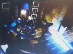 В баре Сочи произошла поножовщина: ранены трое охранников