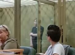 В Краснодаре истязавший пятилетнего Вову отчим выступил на суде с последним словом: видео