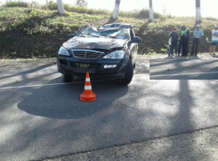 В Крымске свалившийся тополь убил водителя «Ссан Енг» 