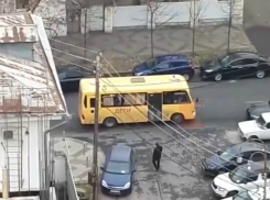 Краснодарцы вступились за водителя школьного автобуса, поехавшего по встречке