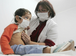 Скандал в детском саду Краснодара: молодые мамы боятся за жизнь своих детей из-за менингита