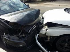 Женщины за рулем устроили ДТП на «встречке» в Сочи